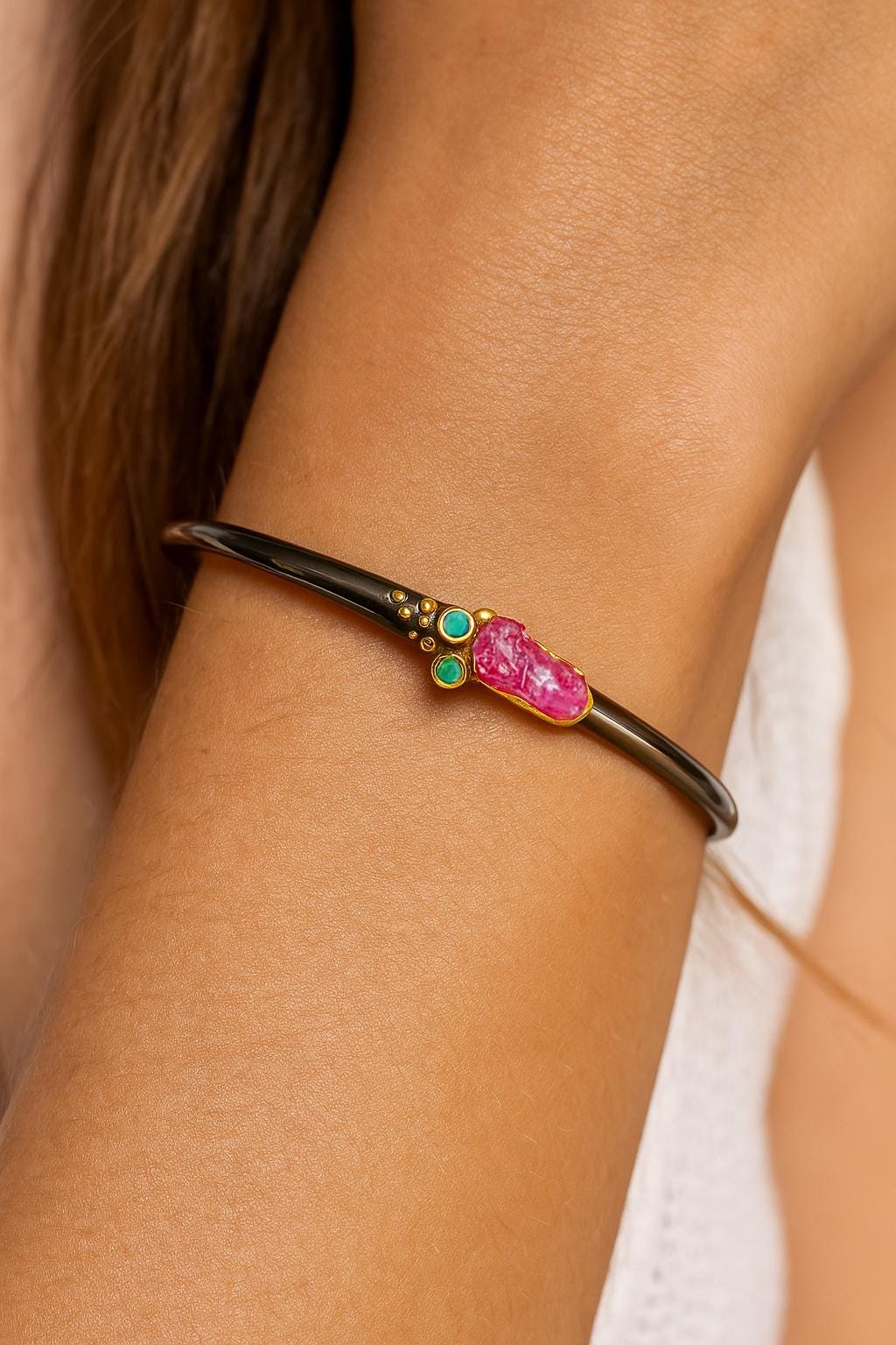 925 Sterling Silver Raw Pink Ruby Cuff Bracelet, link or setting detail