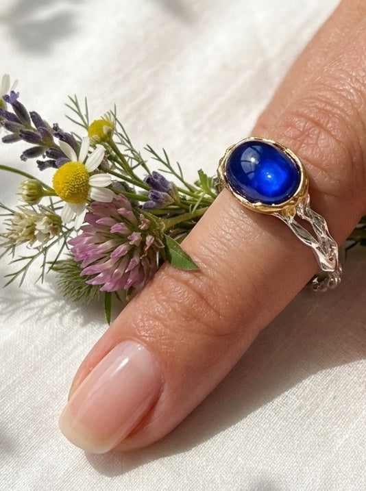 925 Sterling Silver Sapphire Dainty Ring, setting detail