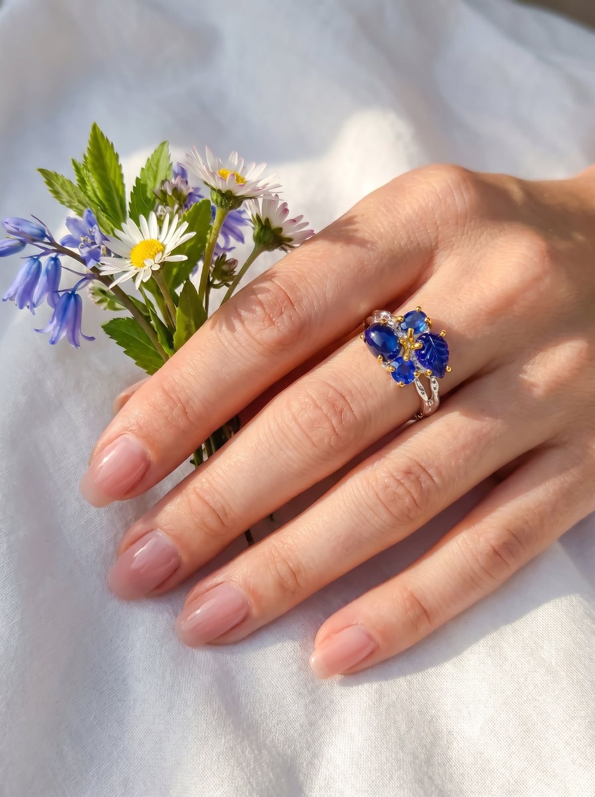 925 Sterling Silver Sapphire Leaf Ring, close-up detail