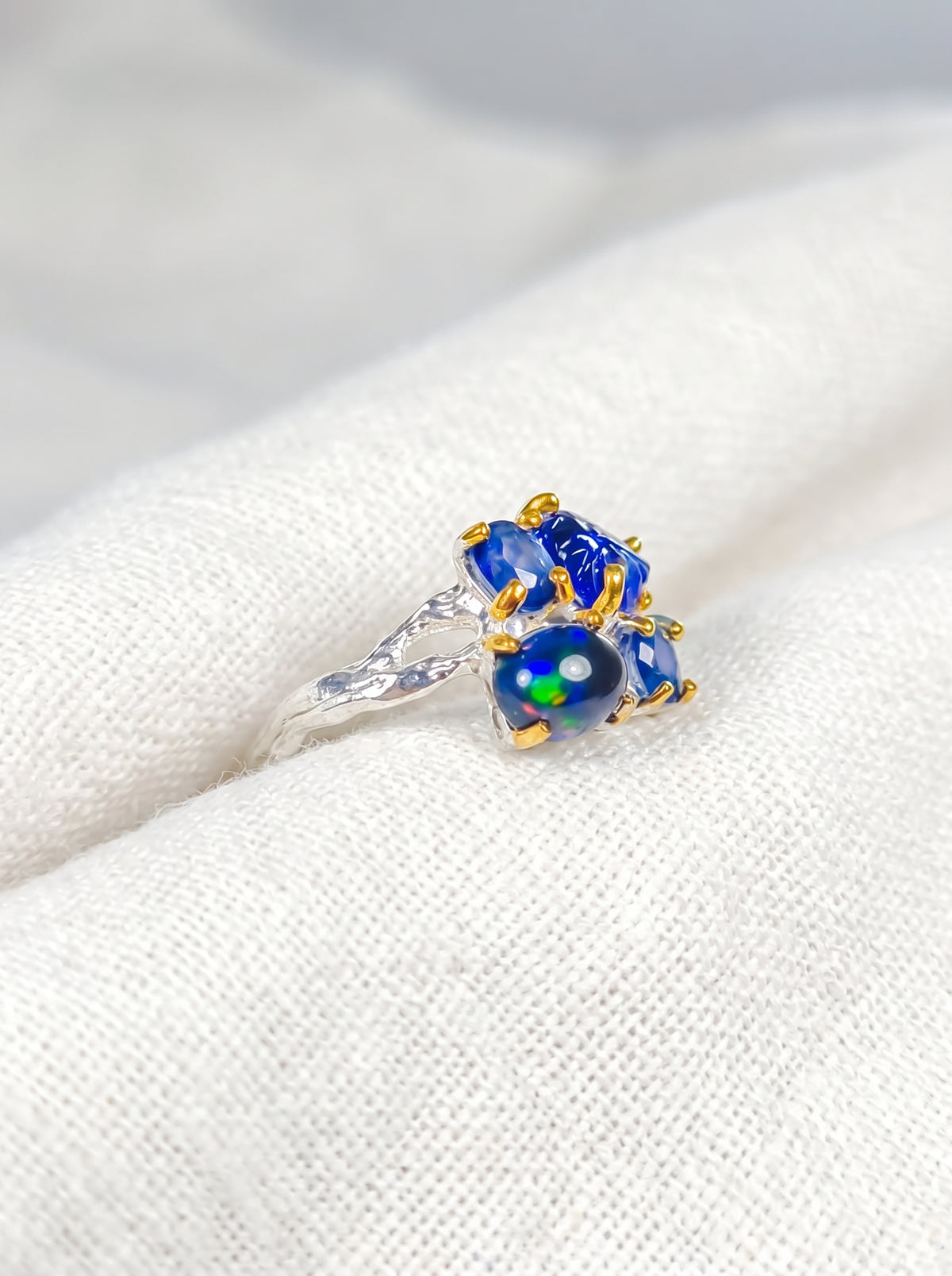 925 Sterling Silver Sapphire Leaf Ring, setting detail
