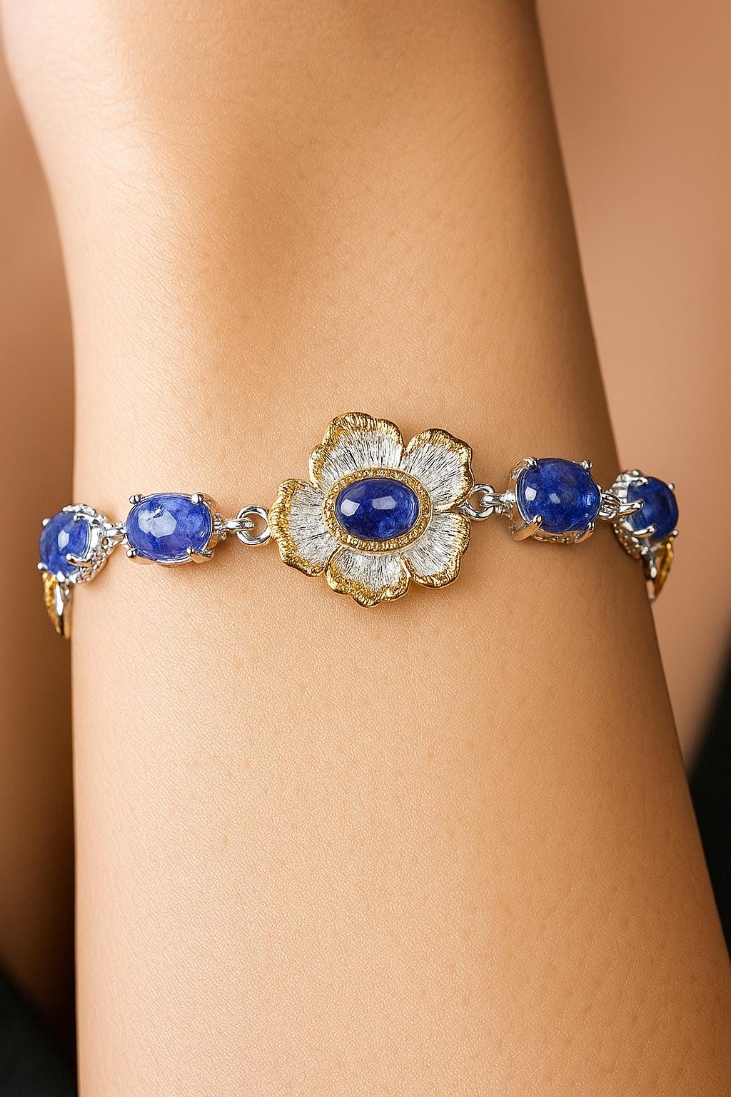925 Sterling Silver Tanzanite Bracelet, close-up detail