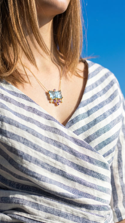 925 silver aquamarine bow necklace, close-up detail
