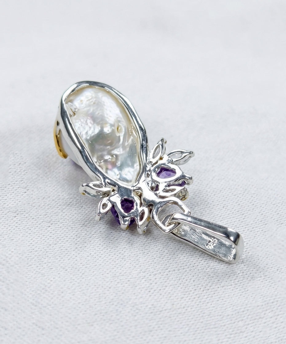 925 silver baroque pearl necklace, close-up detail
