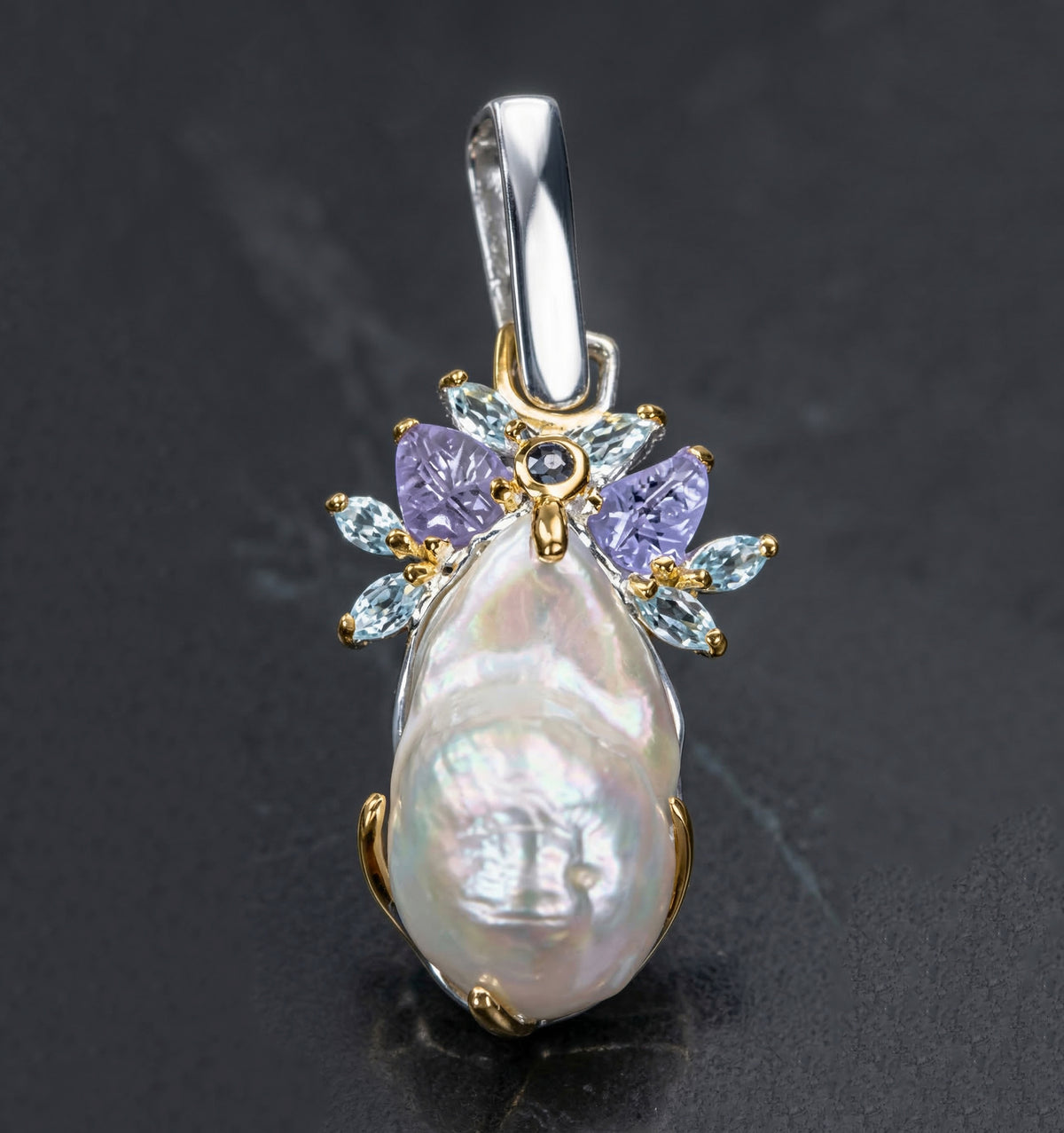 925 silver baroque pearl necklace, worn view