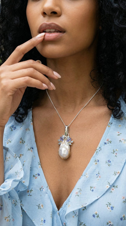 925 silver baroque pearl necklace, pendant detail