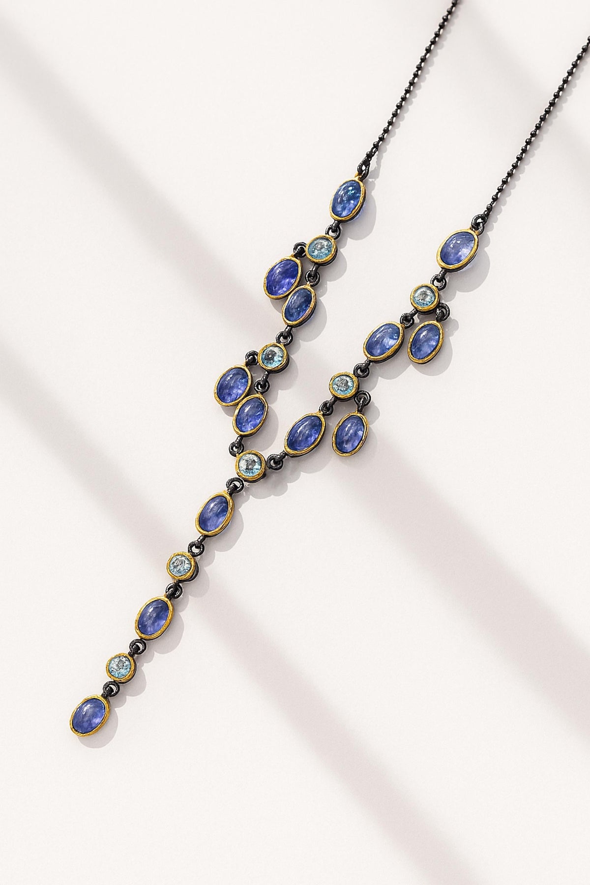 925 Sterling Silver Blue Tanzanite Necklace, close-up detail