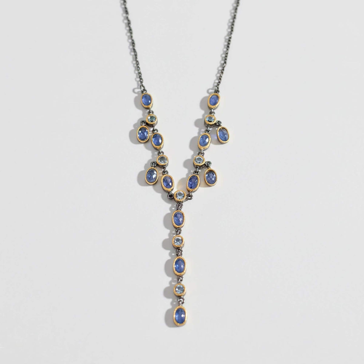 925 Sterling Silver Blue Tanzanite Necklace, pendant detail