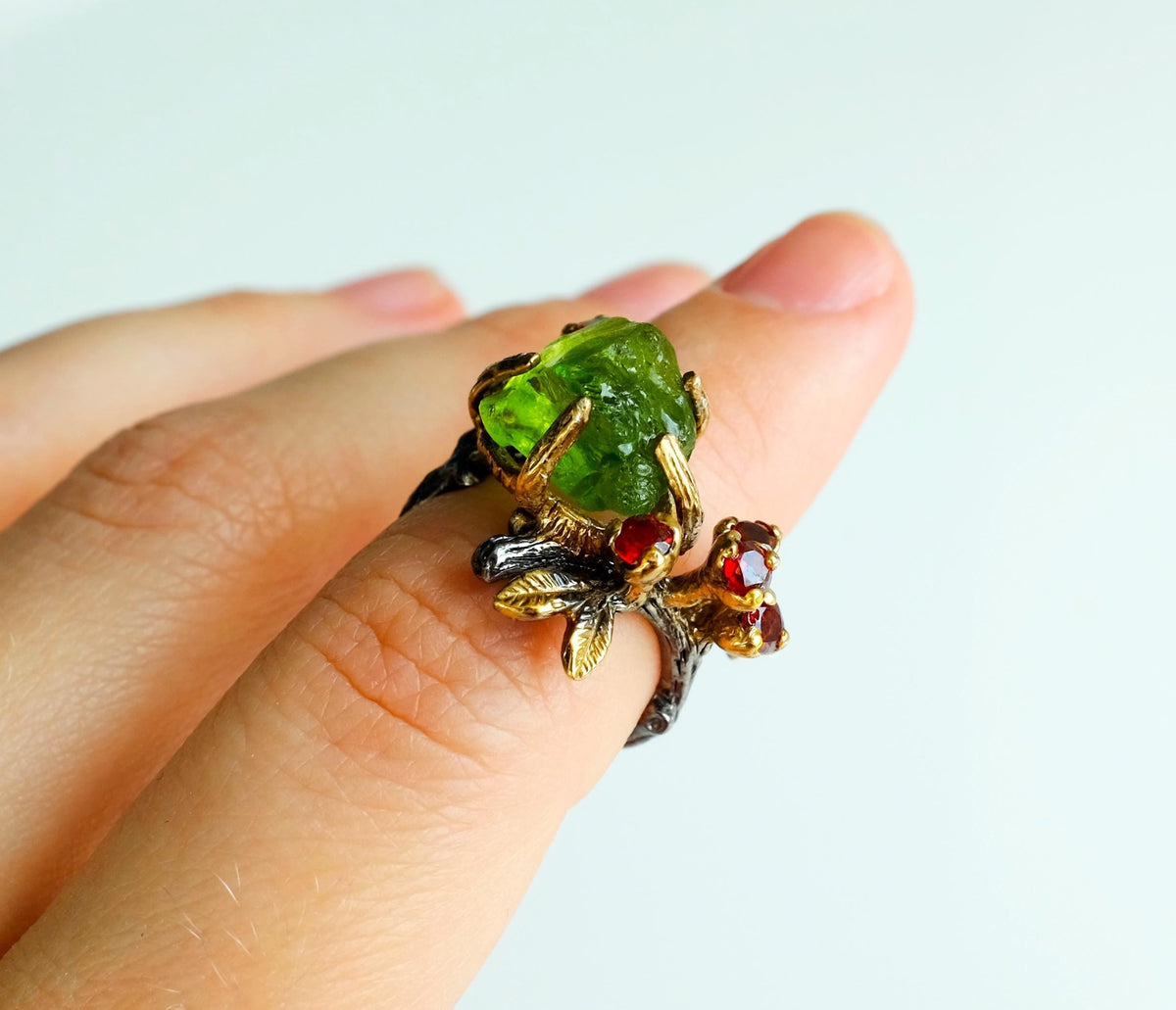 925 Sterling Silver Green Peridot Ring, close-up detail