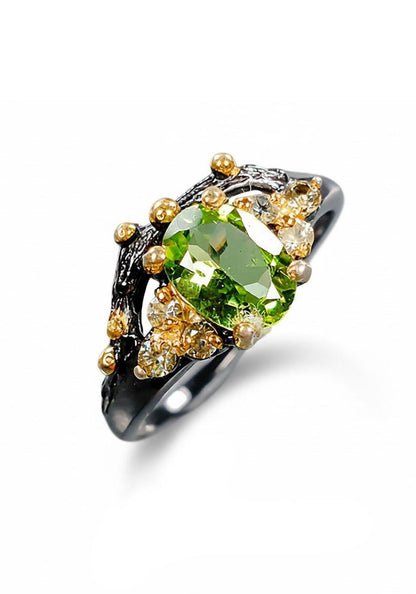 925 Sterling Silver Green Peridot Ring, close-up detail