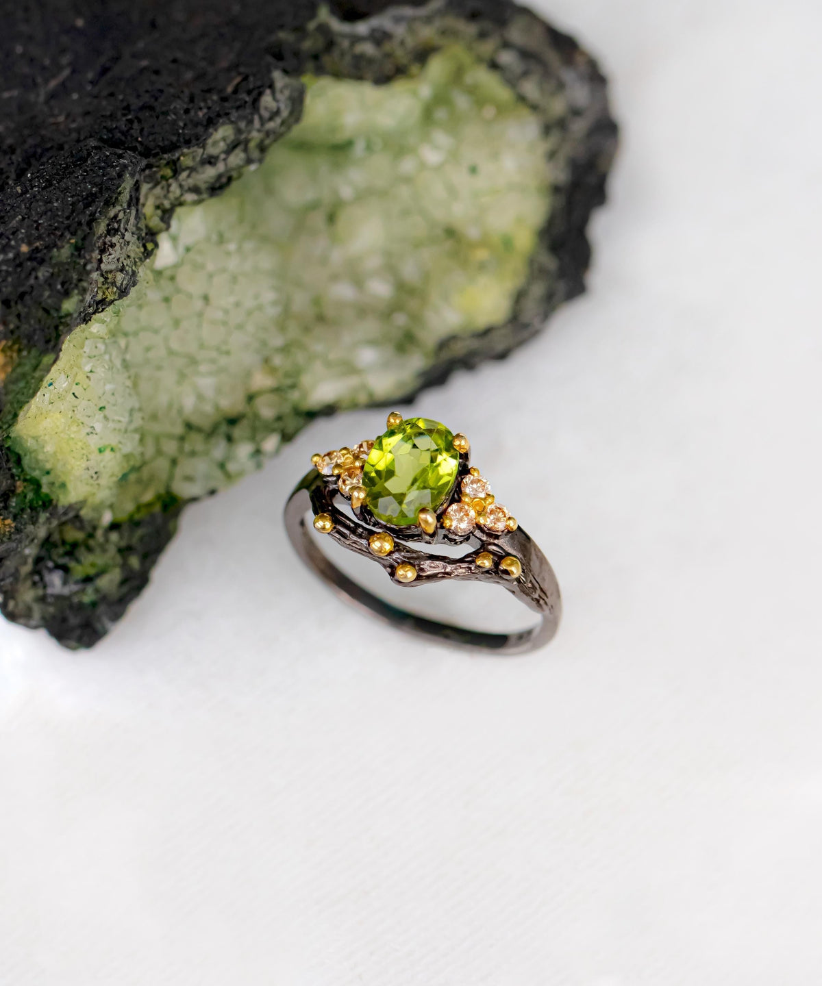 925 Sterling Silver Green Peridot Ring, setting detail