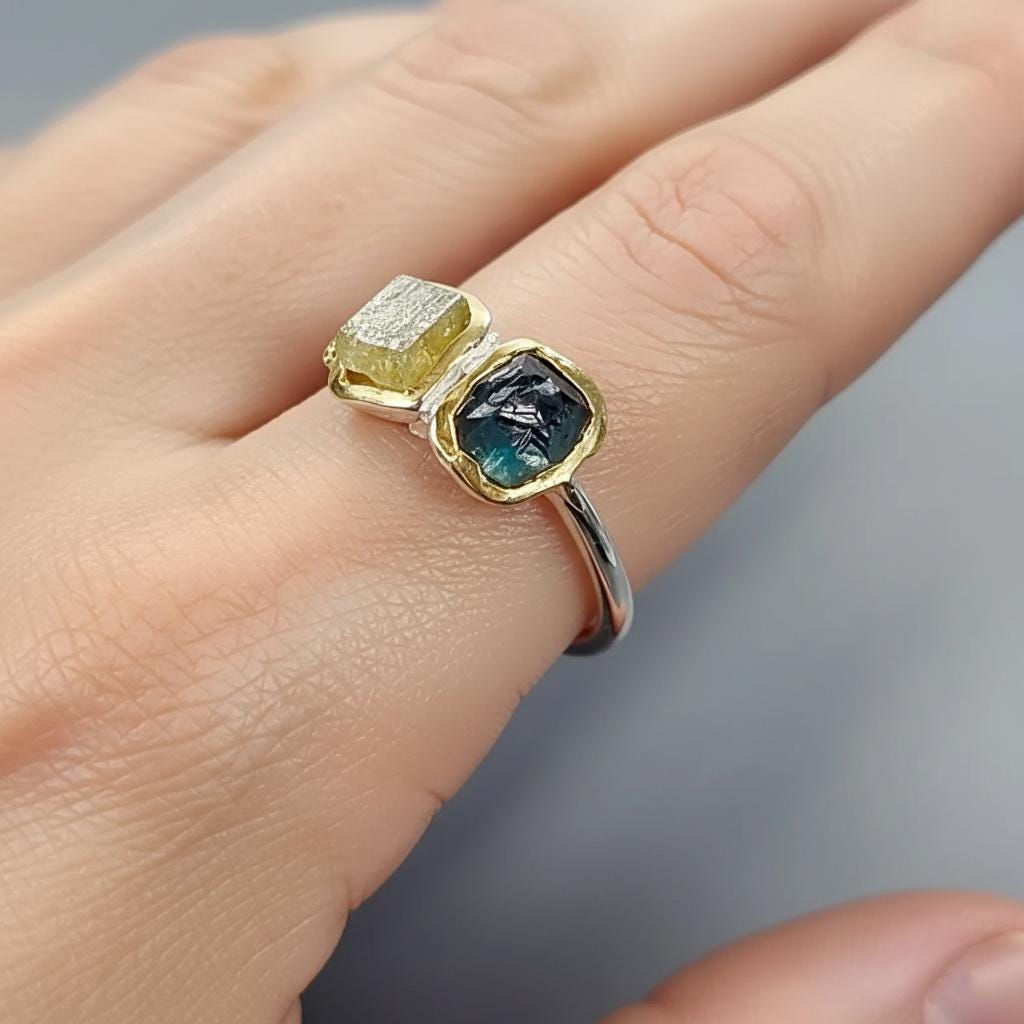 925 Sterling Silver Green Sapphire Ring, close-up detail