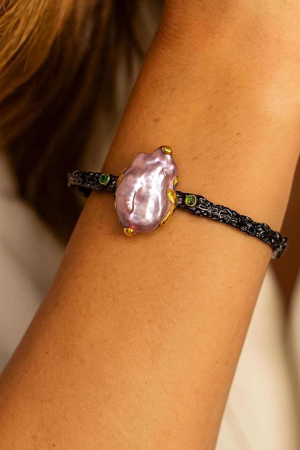 925 Sterling Silver Baroque Pearl Bracelet, close-up detail