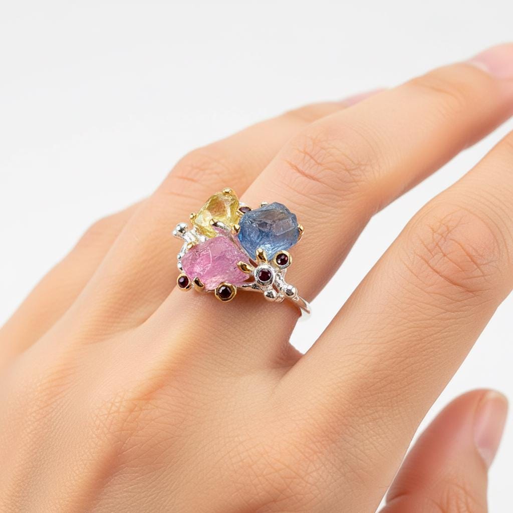 925 Sterling Silver Sapphire Ruby Peridot Ring, close-up detail