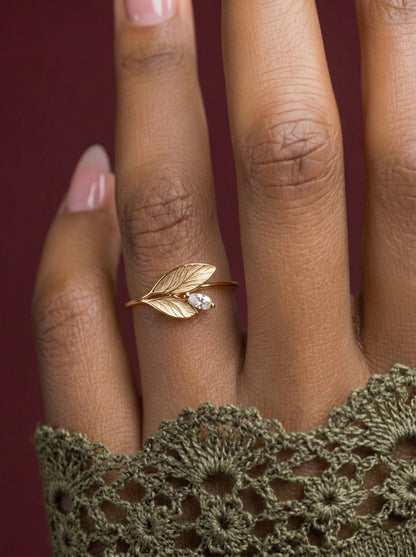 14K Gold Leaves Diamond Ring