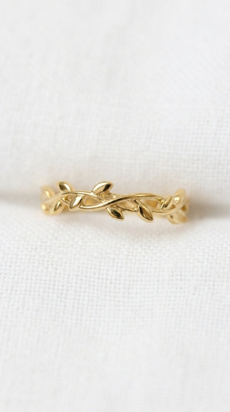 14K Gold Vein Romantic Ring