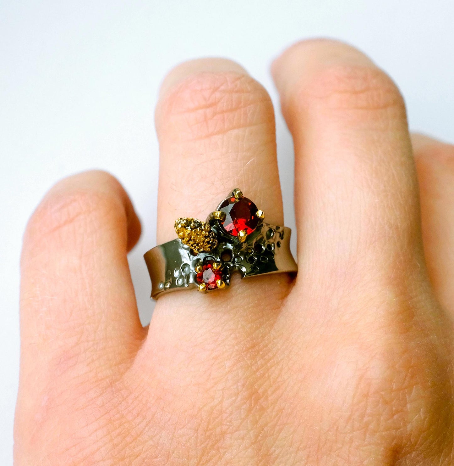 925 Sterling Silver Garnet Black Band Ring