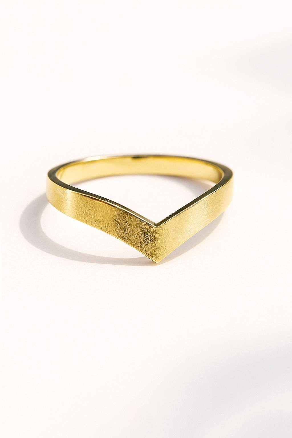 18K solid gold chevron v shape brushed ring