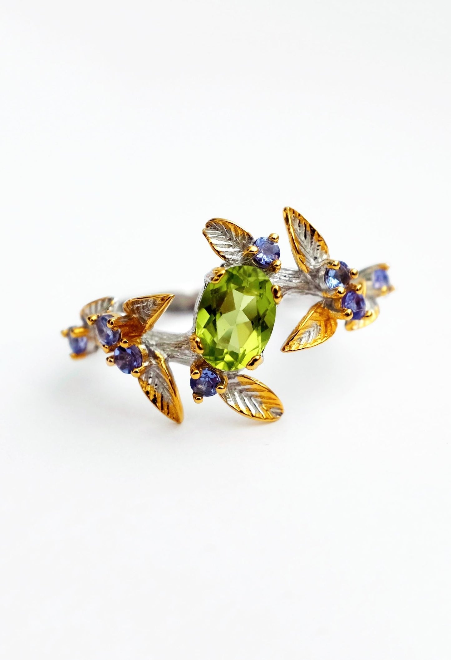 925 Sterling Silver Green Peridot Leaf Ring