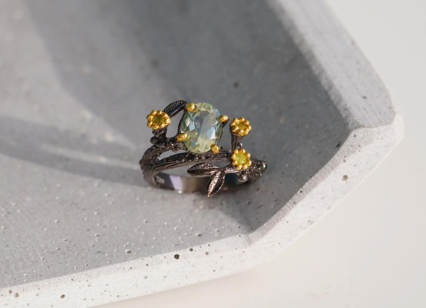 925 Sterling Silver Green Amethyst Leaf Ring