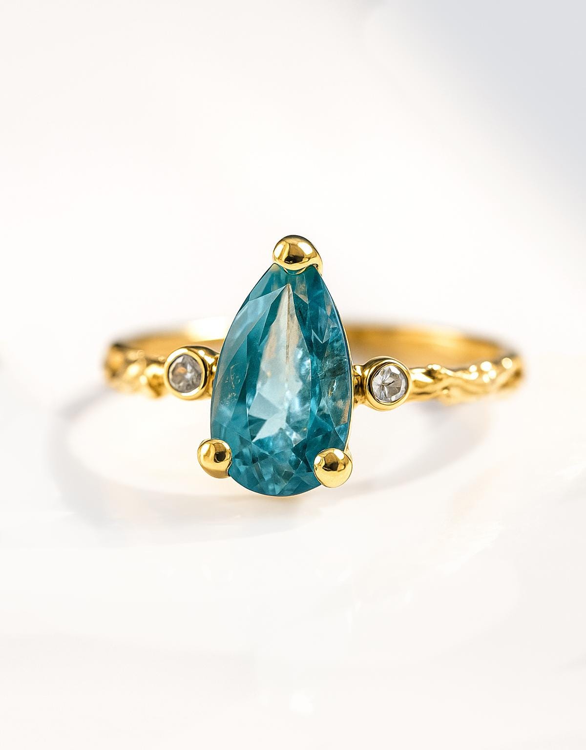 925 Sterling Silver Blue Kyanite Pear Ring