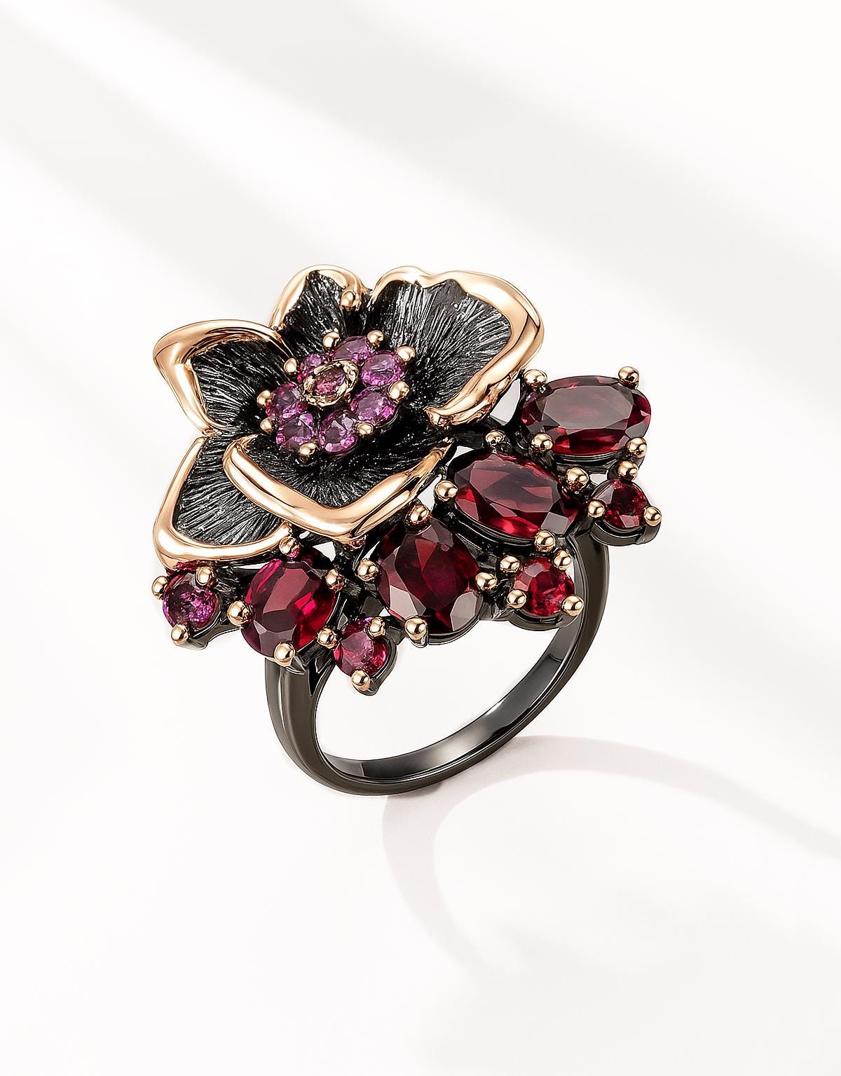 925 Sterling Silver Garnet Flower Ring