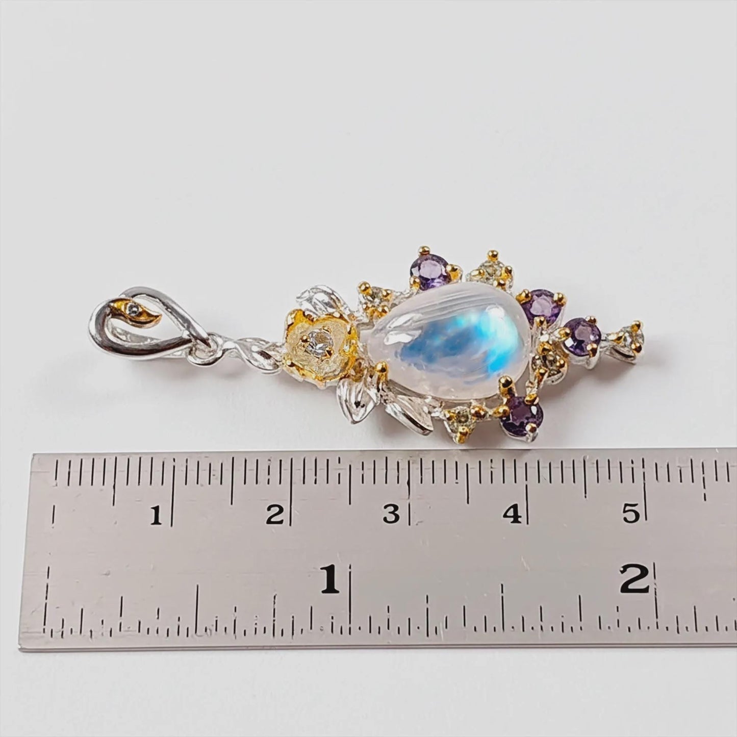 925 Sterling Silver Moonstone Floral Pendant