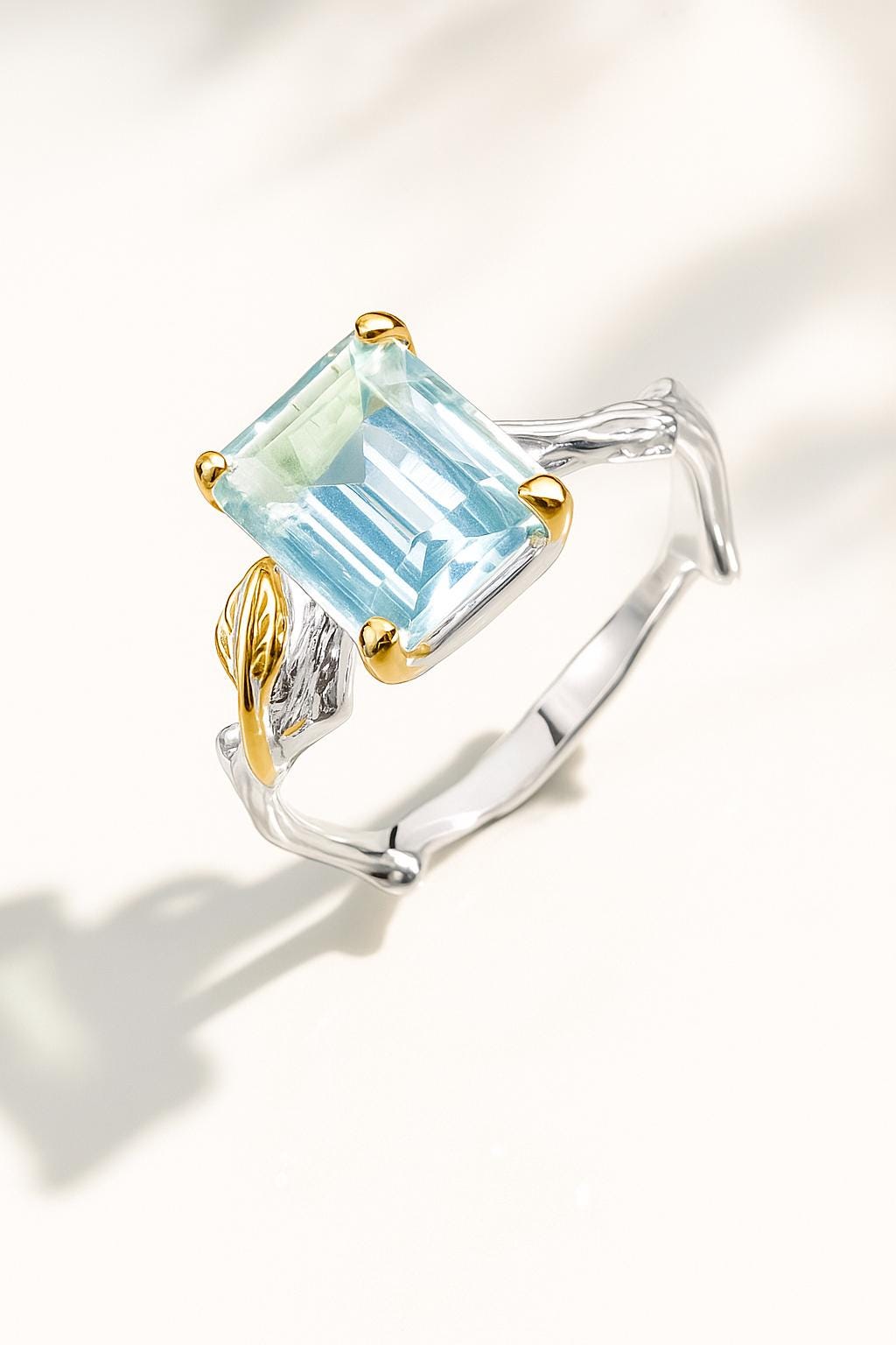 925 Sterling Silver Aquamarine Ring, texture close-up