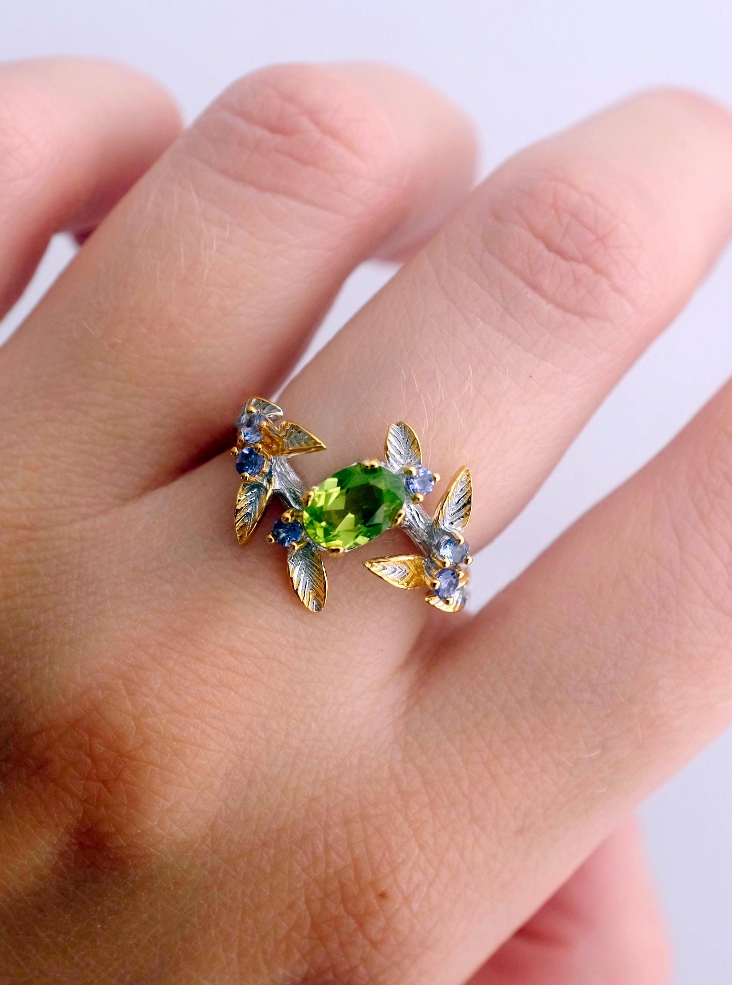 925 Sterling Silver Green Peridot Leaf Ring