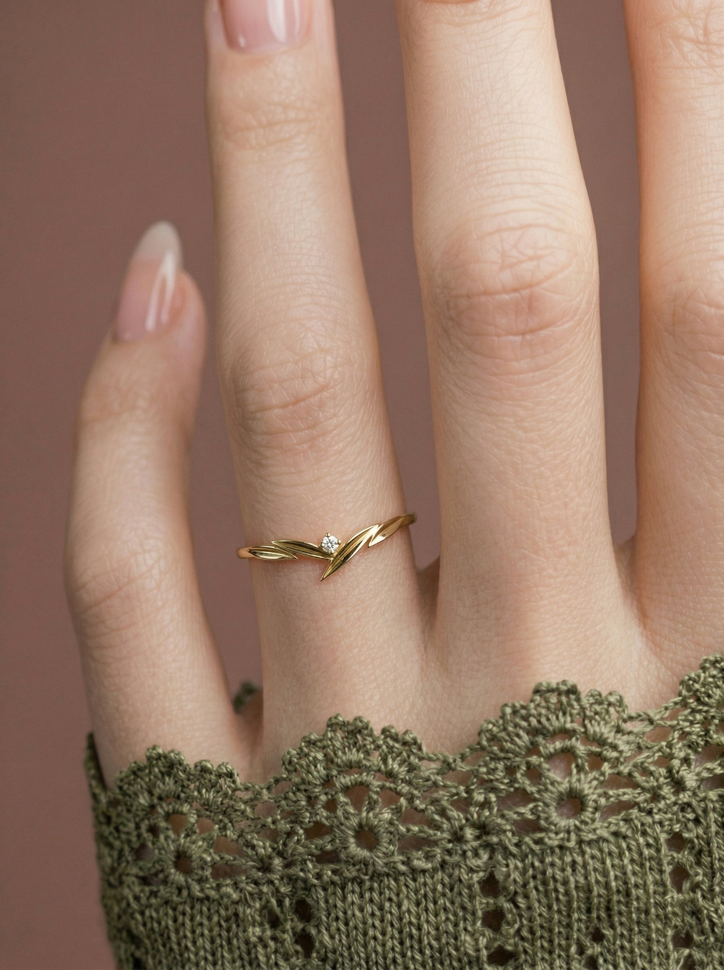 14K Gold Minimalist Leaf Wedding Band