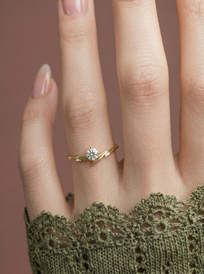14K Gold Dainty Leaf Diamond Ring