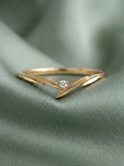 14K Gold Minimalist Leaf Wedding Band