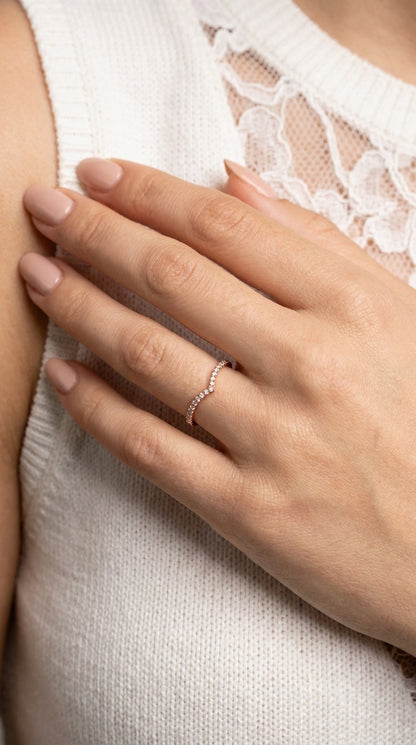 14K Gold Natural Diamond Chevron V Ring