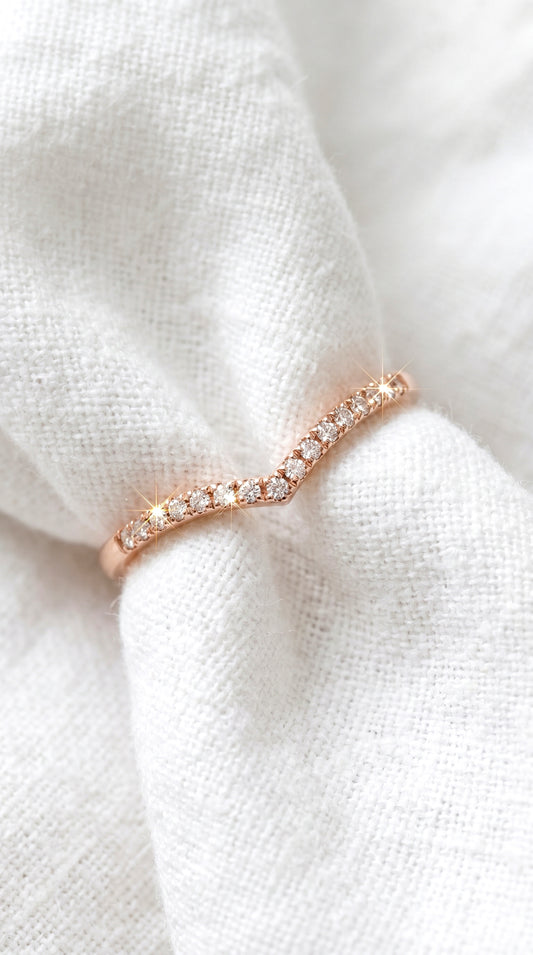 14K Gold Natural Diamond Chevron V Ring