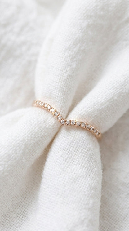 14K Gold Natural Diamond Chevron V Ring