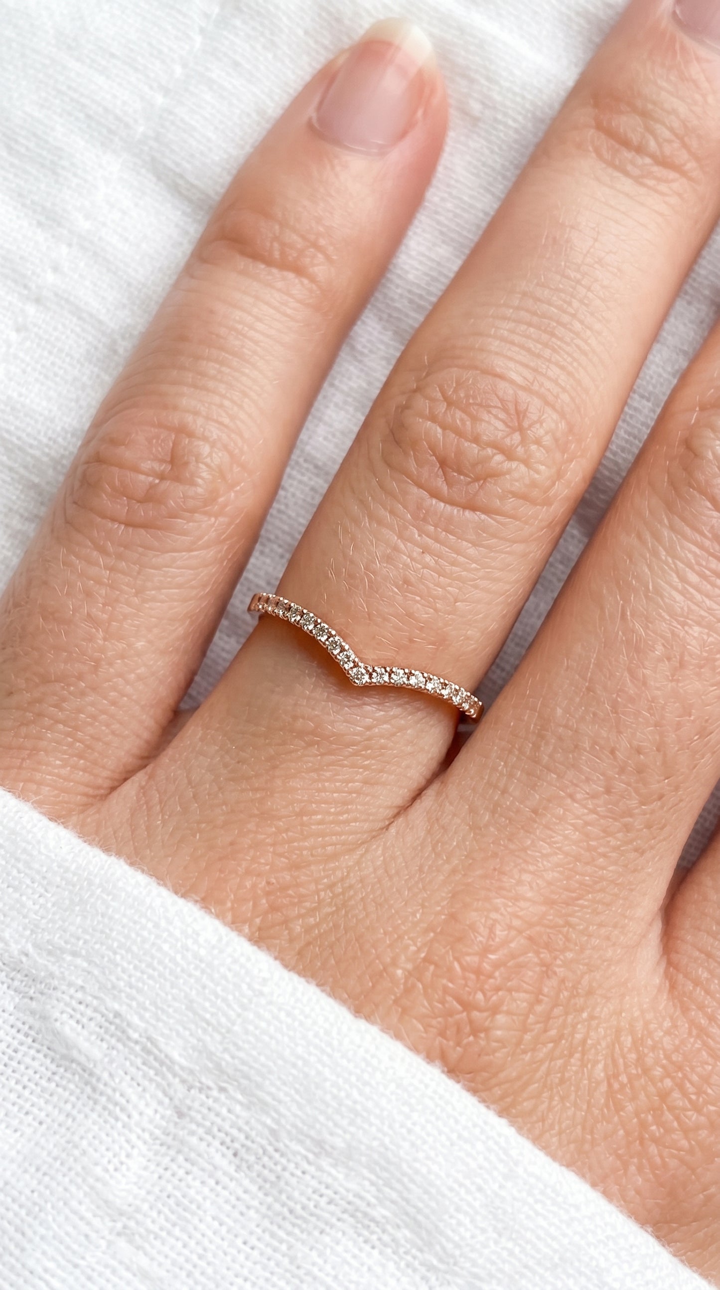 14K Gold Natural Diamond Chevron V Ring