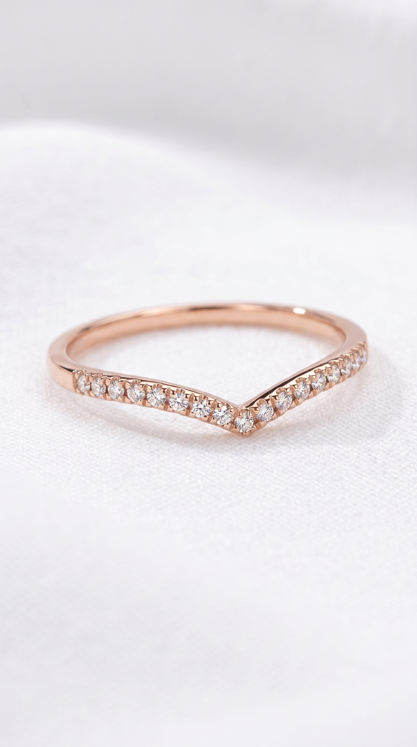 14K Gold Natural Diamond Chevron V Ring