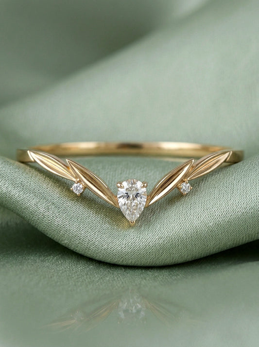 14K Gold Pear Diamond Wedding Band