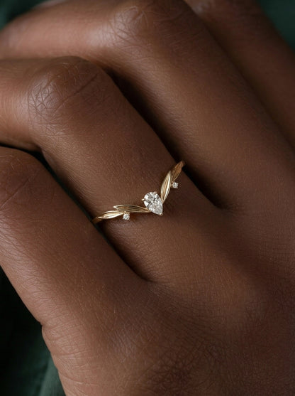 14K Gold Pear Diamond Wedding Band