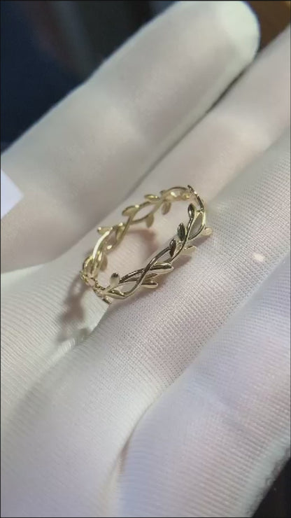 14K Gold Vine Leaf Wedding Band
