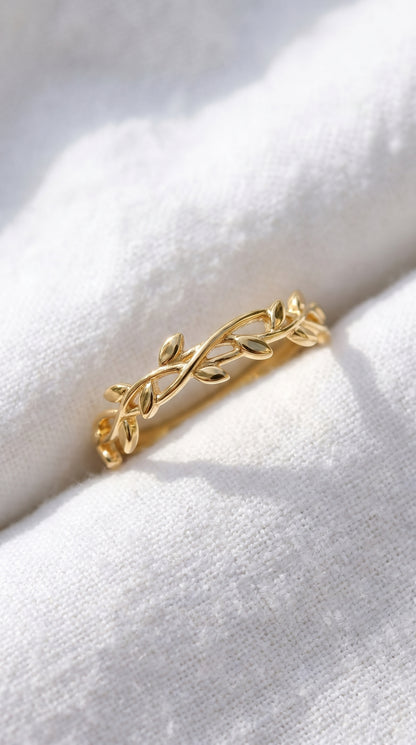 14K Gold Vein Romantic Ring