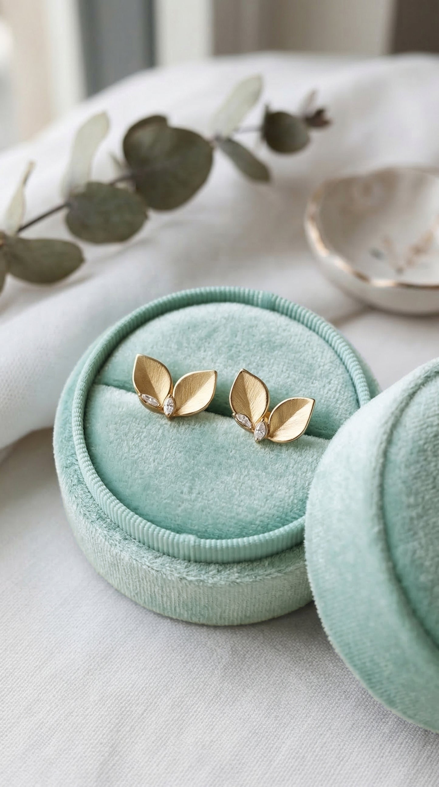 14K Gold Leaves Diamond Stud Earrings